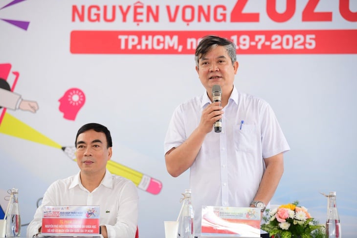 Bộ Giáo dục và Đào tạo lưu ý thí sinh thời điểm 'nóng' đăng ký xét tuyển - Ảnh 1.