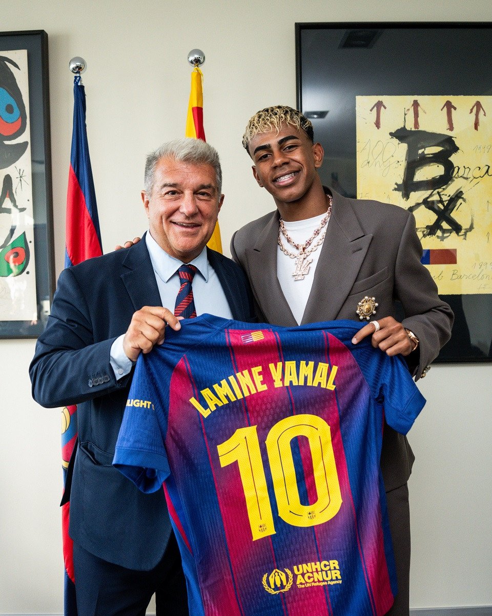 Lamine Yamal 10 BFC.jpg