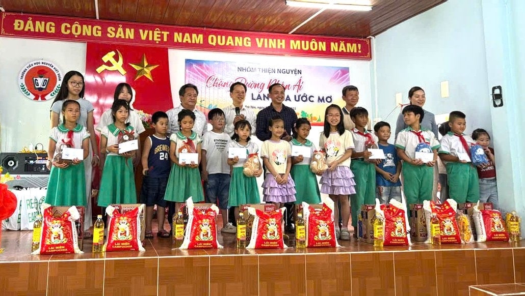 z6820220578070_297dab2ac031baf5a42c1f4fff2ca7c9(1).jpg