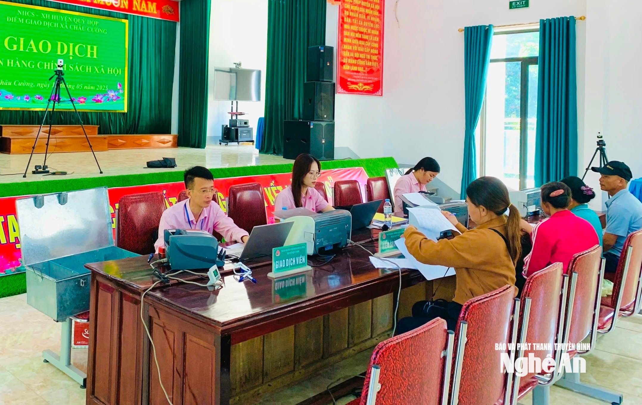 giao dịch QUỳ Hợp