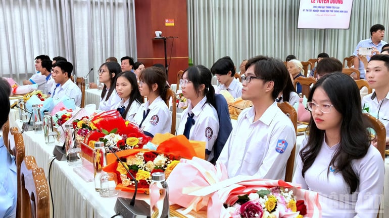 ndo_br_hs-4-2350.jpg