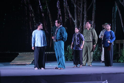 'ប្រេងឥន្ធនៈ' Cai Luong ពីធនាគារទាំងពីរនៃ Vam Co