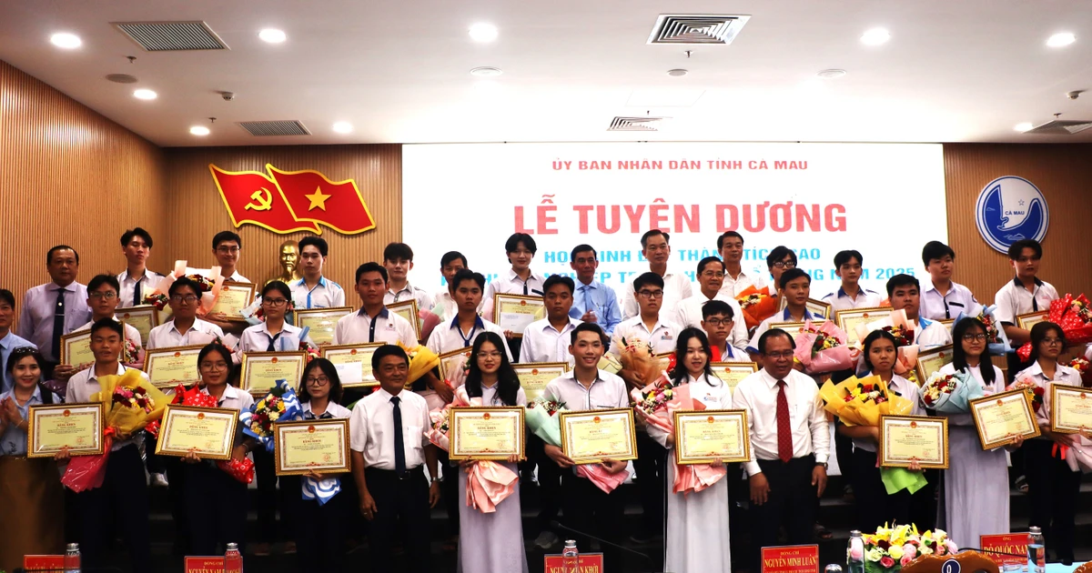 Tỉnh Cà Mau tuyên dương 32 học sinh đạt thành tích cao Kỳ thi tốt nghiệp THPT