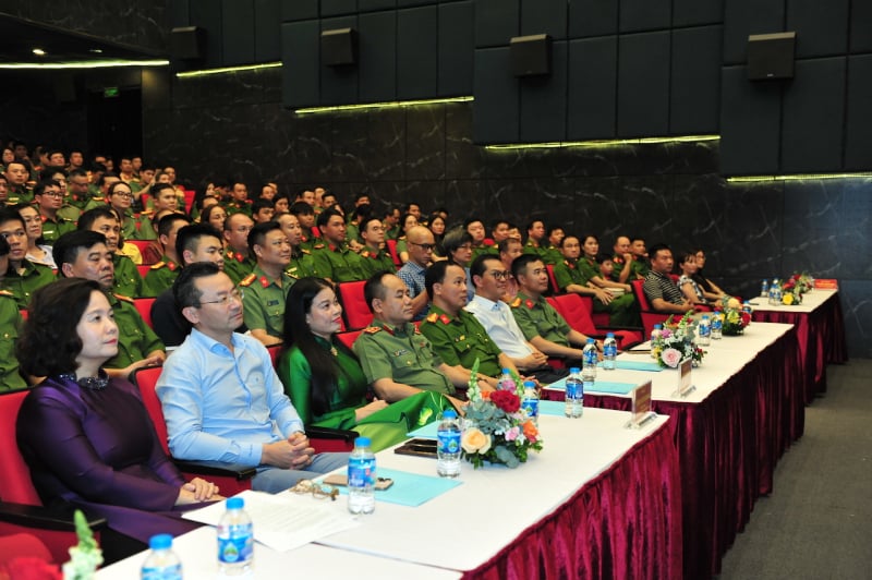  Sâu lắng hình tượng người chiến sĩ Công an nhân dân -1