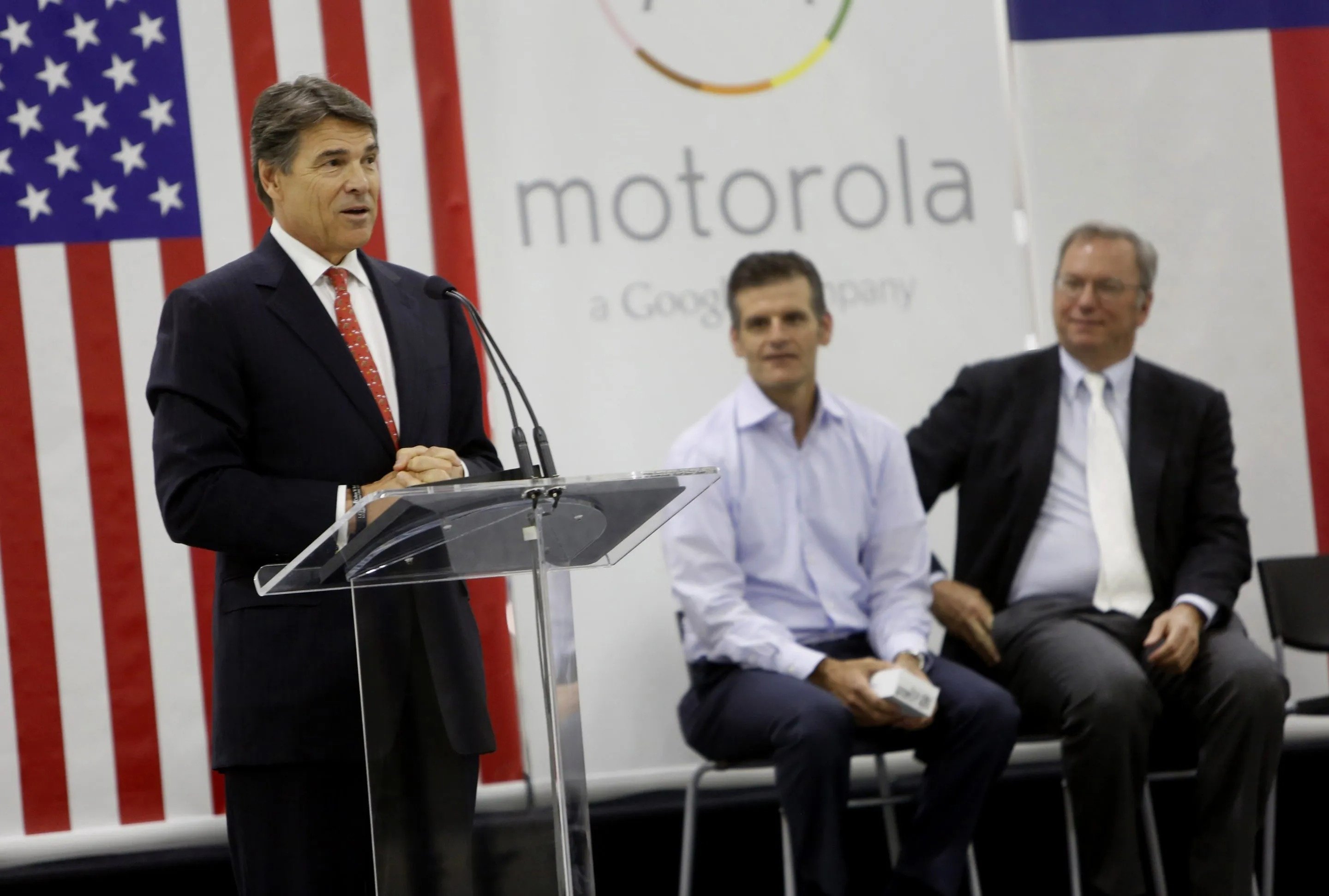 Motorola san xuat smartphone,  Apple san xuat iPhone,  san xuat tai My,  thue quan Donald Trump anh 5