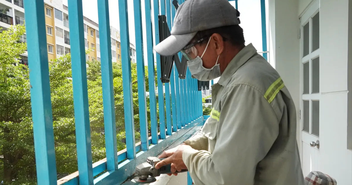 Phường Tăng Nhơn Phú (TPHCM) ra quân tháo dỡ “chuồng cọp”