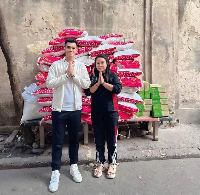 Tấm lòng vàng của chàng cầu thủ - Ảnh 1.