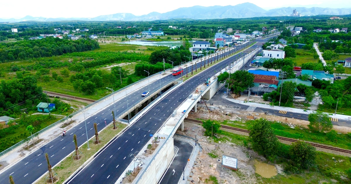 Cận cảnh tuyến đường hơn 750 tỷ đồng thi công ì ạch 13 năm