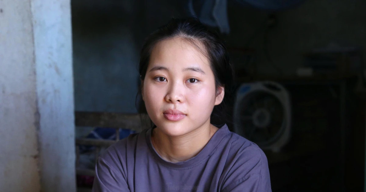 Poor female student becomes valedictorian, yearns to go to university