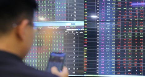 VN-Index's early April plunge drags down profits Vietcap Securities
