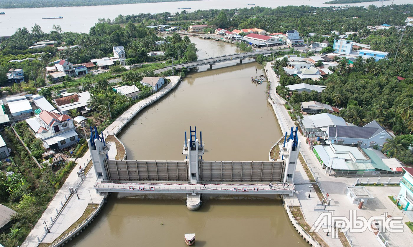 Dự án Đầu tư xây dựng hệ thống cống ngăn mặn tại đầu các kênh rạch ra sông Tiền trên đường tỉnh 864 giai đoạn 1 phát huy hiệu quả sau khi đưa vào sử dụng.