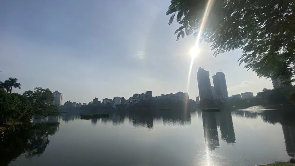 Nắng nóng bao trùm trước bão, tiêu thụ điện ở mức cao