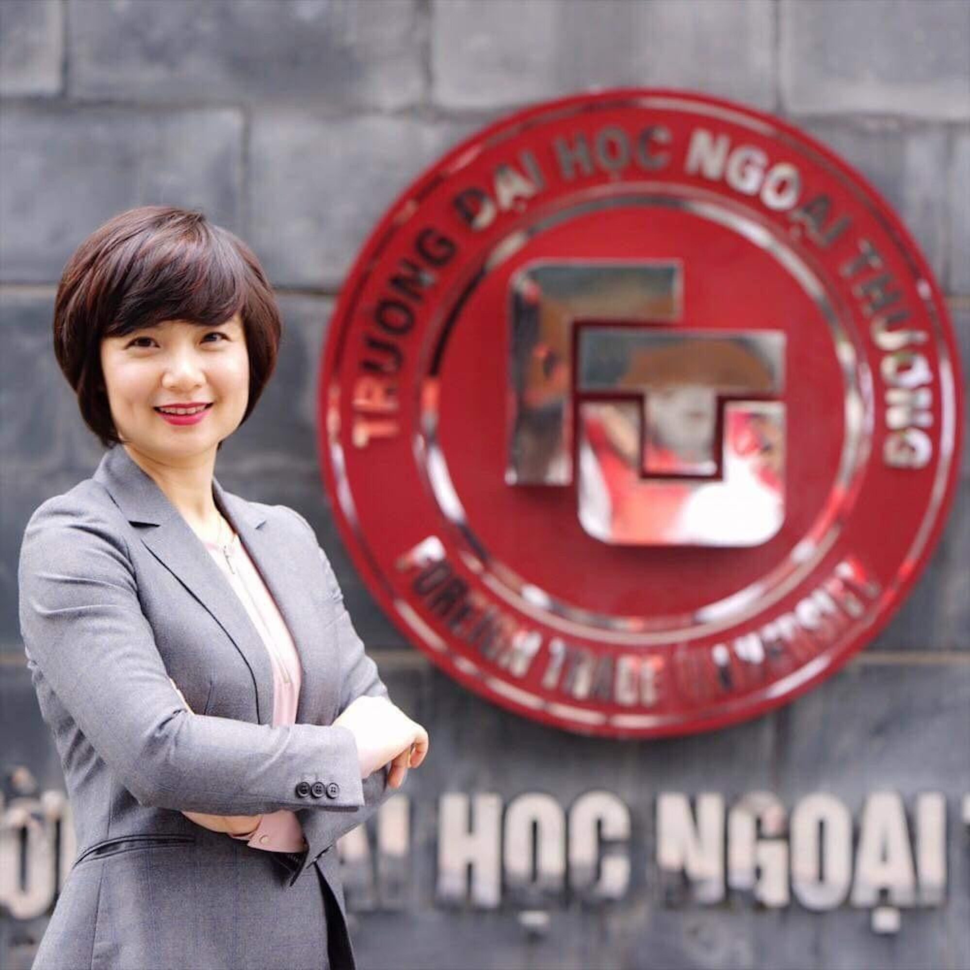Professeur associé, Dr. Pham Thu Huong, nouveau directeur de l'Université du commerce extérieur.