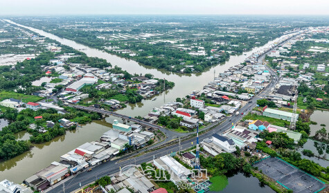 ទឹកហូរច្រោះដូចគ្នា...