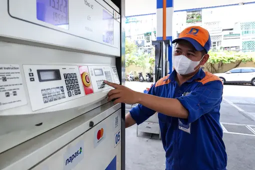 Gasoline price today July 2: Will domestic gasoline decrease by more than 1,400 VND/liter this week?