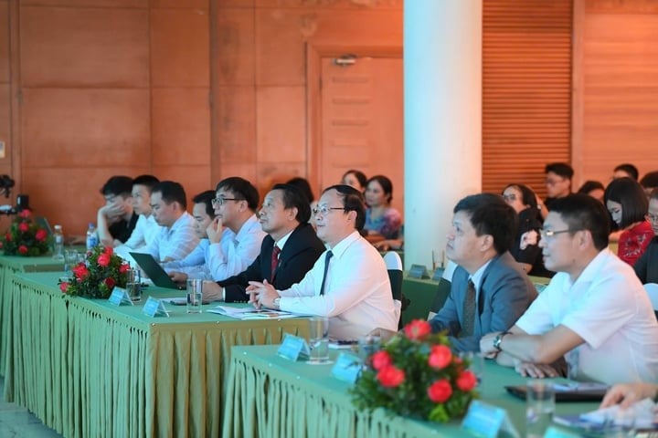 ผู้แทนที่เข้าร่วมการประชุมสัมมนา