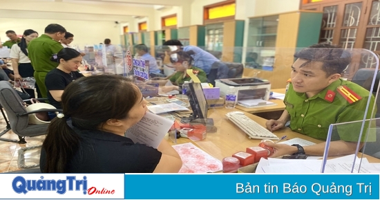 Mỗi ngày tiếp nhận hơn 1.000 hồ sơ thu hồi, cấp đổi con dấu