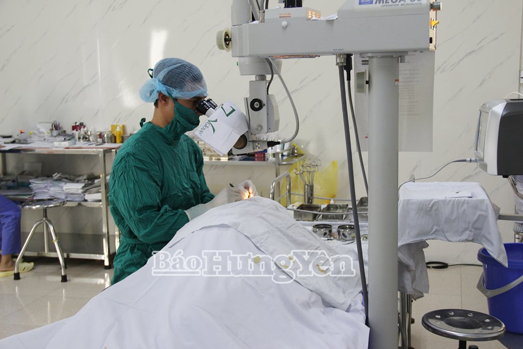 العلاج للمرضى في مستشفى هونغ ين للعيون