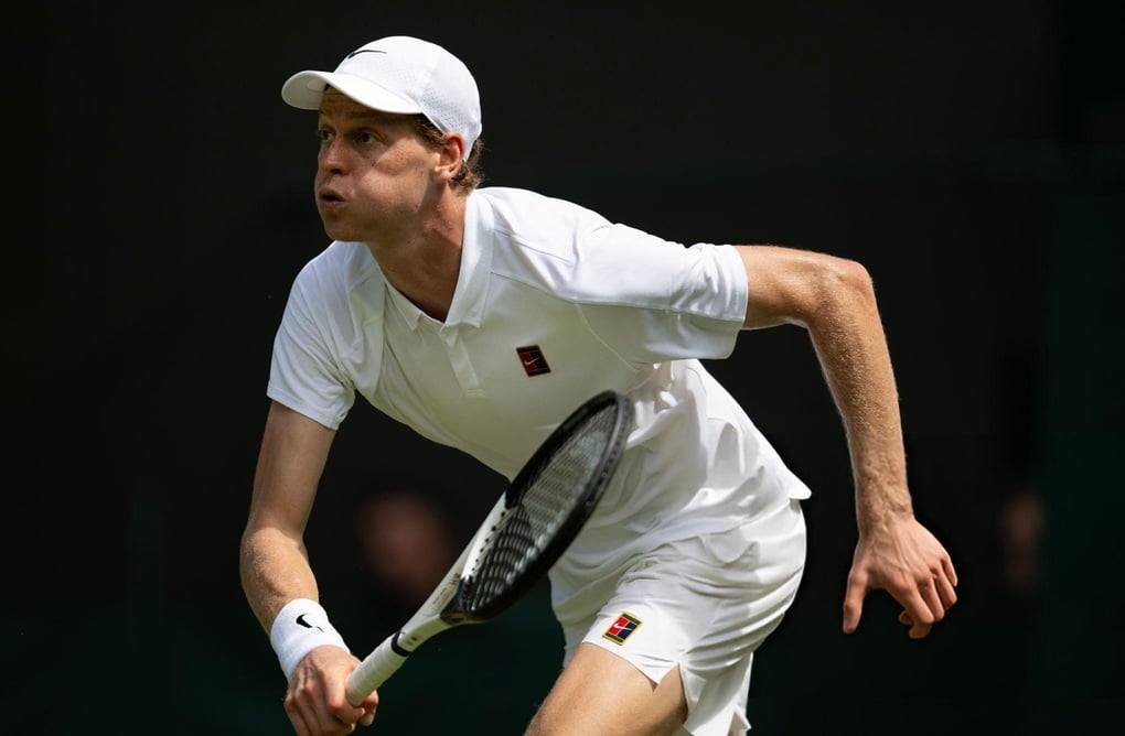 Sinner thắng nhanh, Djokovic vượt qua khó khăn thể chất tại Wimbledon - 1