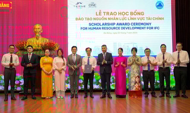 Đà Nẵng đưa cán bộ đi đào tạo tại Trung tâm tài chính quốc tế Singapore- Ảnh 2.