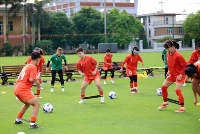U20 nữ Việt Nam hội quân, sẵn sàng chinh phục vòng loại châu Á 2026 - Ảnh 1.