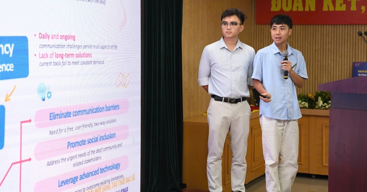 Nhóm sinh viên Việt dùng AI giúp người khiếm thính "nói chuyện"