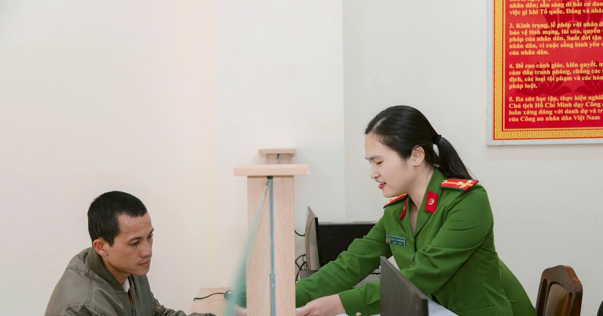 First day of smooth operation at Xuan Huong Ward Police Station - Da Lat