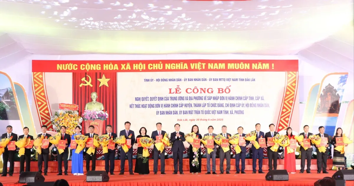 បញ្ជីឈ្មោះមេឃុំ និងសង្កាត់នៅដាកឡាក់ បន្ទាប់ពីរៀបចំឡើងវិញ