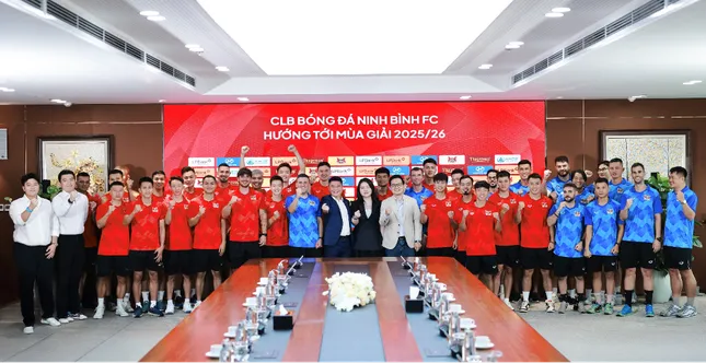 Ninh Binh FC តែងតាំងគ្រូបង្វឹក Gerard Albadalejo សម្រាប់រដូវកាល 2025/26 រូបថត 3