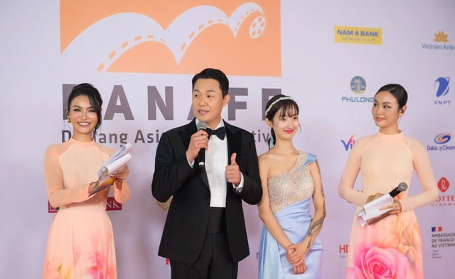 Tài tử Park Sung Woong úp mở khả năng hợp tác với Lý Hải - Ảnh 3.
