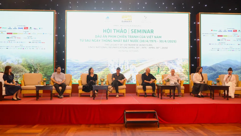 Experts discuss at the workshop