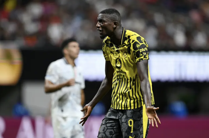 Guirassy lập cú đúp, Dortmund 