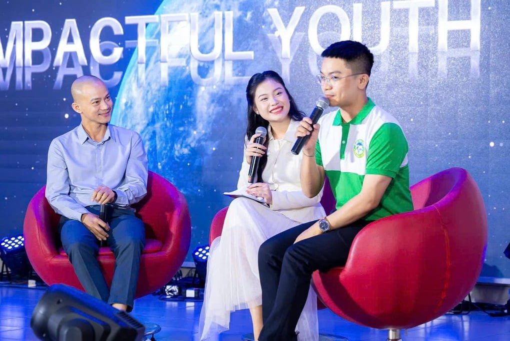 Nữ sinh học song ngành và hành trình chinh phục “nghề nói - 4