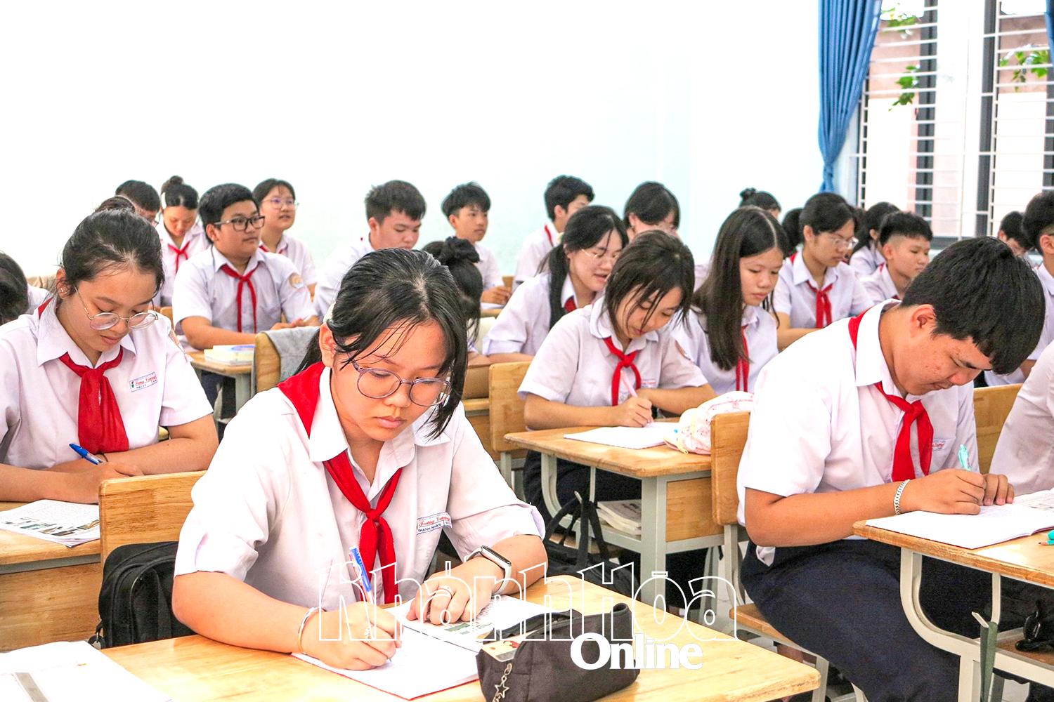 Trung Vuong中学校での授業、2024年～2025年度（ニャチャン地区）。