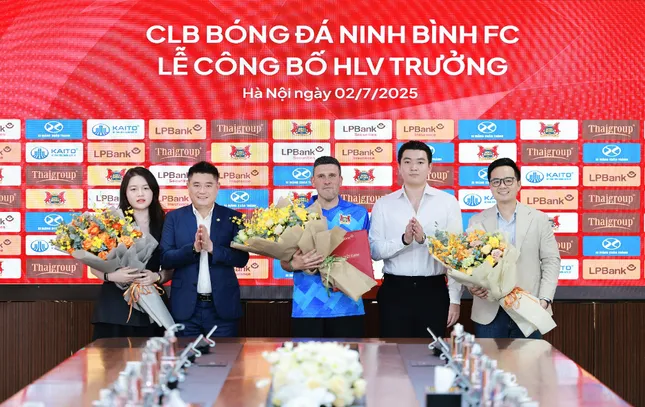 Ninh Binh FC តែងតាំងគ្រូបង្វឹក Gerard Albadalejo សម្រាប់រដូវកាល 2025/26 រូបថត 2