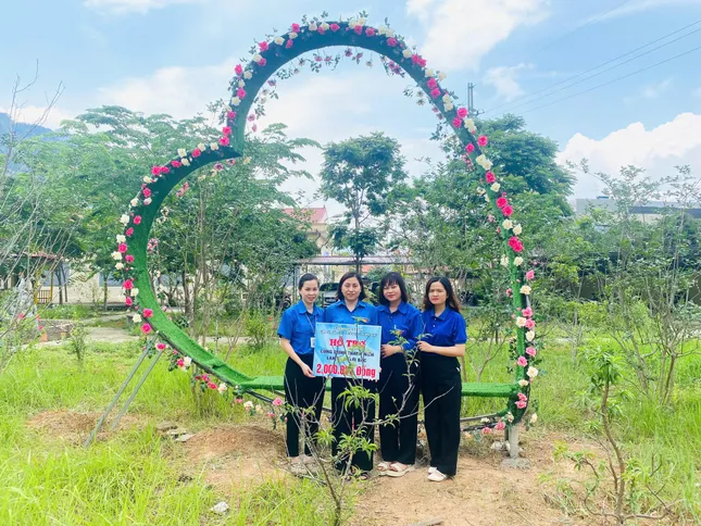 Tỉnh Đoàn Lạng Sơn giúp đỡ hộ gia đình trẻ xoá đói giảm nghèo ảnh 2