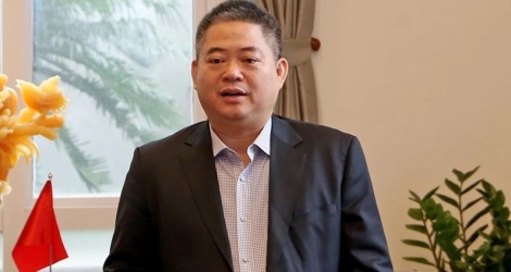 Vorsitzender der Xuan Thien Group bei einem Wertpapierunternehmen anwesend