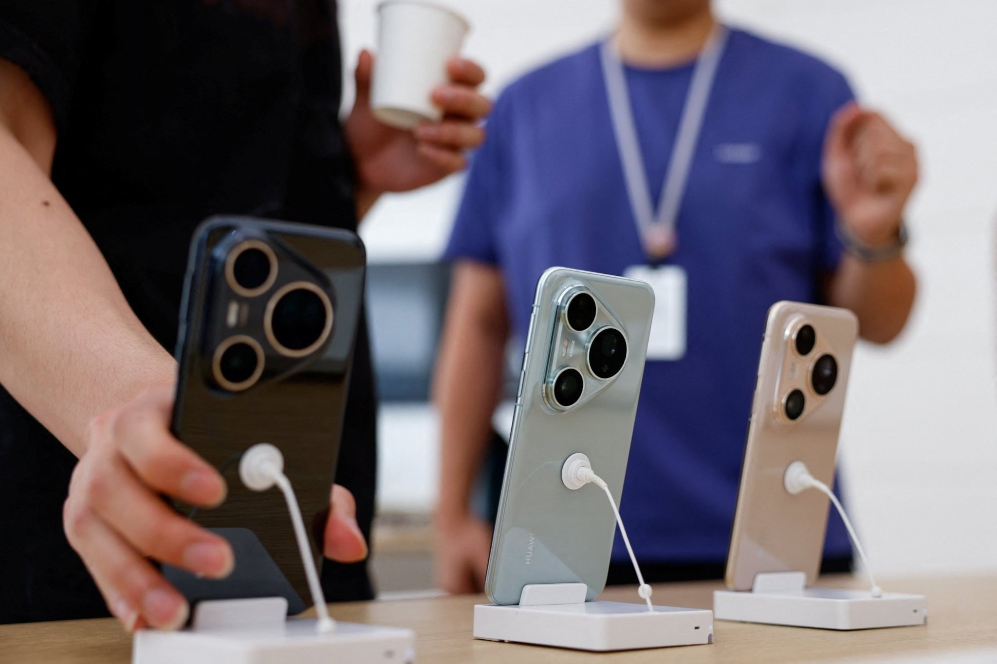 Huawei Pangu LLM,  Huawei ngon ngu Cangjie,  Huawei bi My cam,  Huawei ma nguon mo anh 2