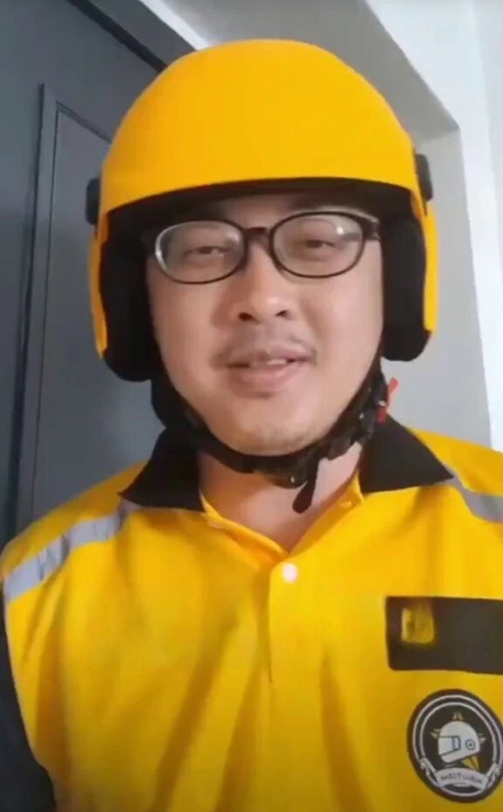 베이징대와 옥스퍼드대에서 석사학위를 받았음에도 불구하고 음식을 배달하는 학문적 천재 - 2