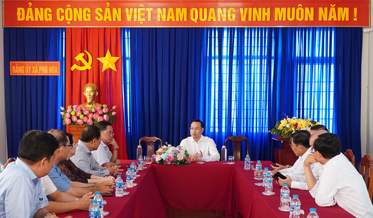 Thường trực Tỉnh ủy An Giang làm việc với 3 xã, phường, Báo và Phát thanh - Truyền hình tỉnh