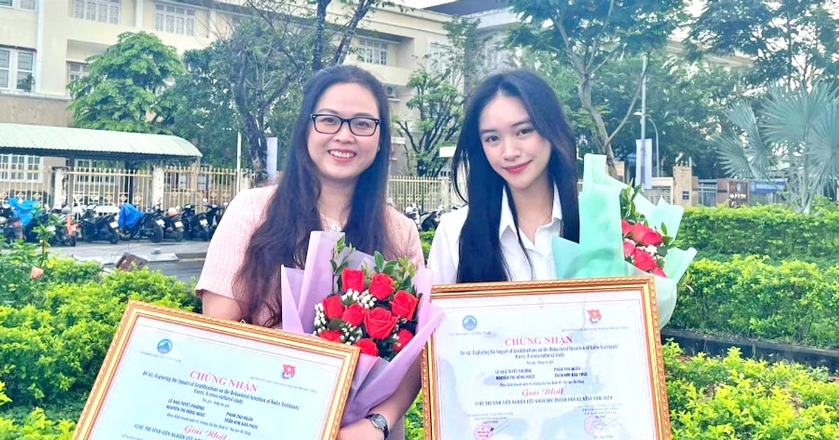 Tuyết Phương với “cú đúp” học bổng toàn phần