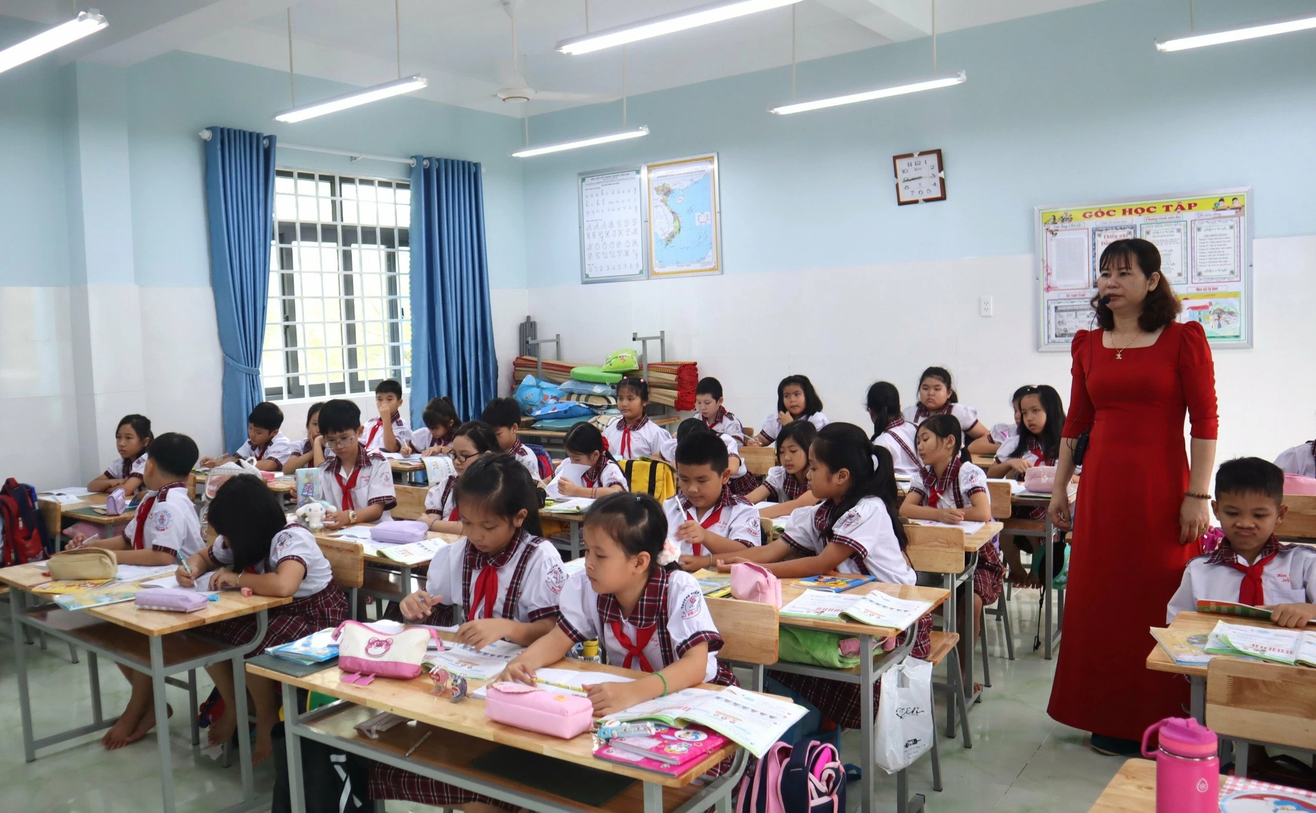 ចាប់ពីខែកក្កដា ឆ្នាំ 2025 និស្សិតនឹងទទួលបានការគាំទ្រ 50% ​​សម្រាប់បុព្វលាភធានារ៉ាប់រងសុខភាព។