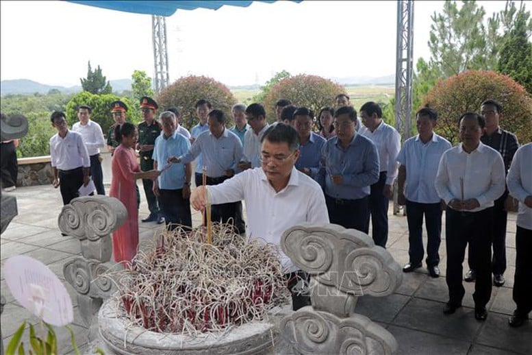 Đoàn công tác của Trung ương thăm gia đình chính sách, người có công với cách mạng tại Hà Tĩnh, Đắk Lắk- Ảnh 3.