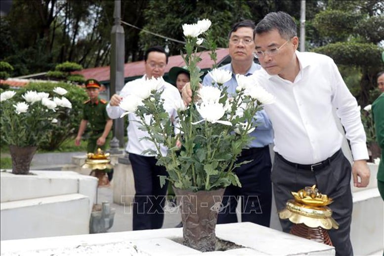 Đoàn công tác của Trung ương thăm gia đình chính sách, người có công với cách mạng tại Hà Tĩnh, Đắk Lắk- Ảnh 1.