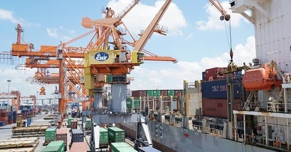 Các tổ chức quốc tế dự báo triển vọng thương mại toàn cầu ảm đạm
