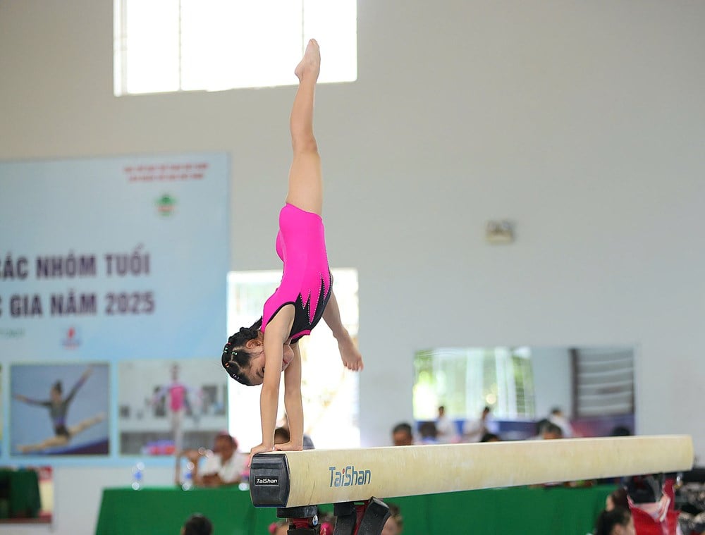 Closing the 2025 National Gymnastics Age Group Championship: Ho Chi Minh City won the overall championship - photo 4