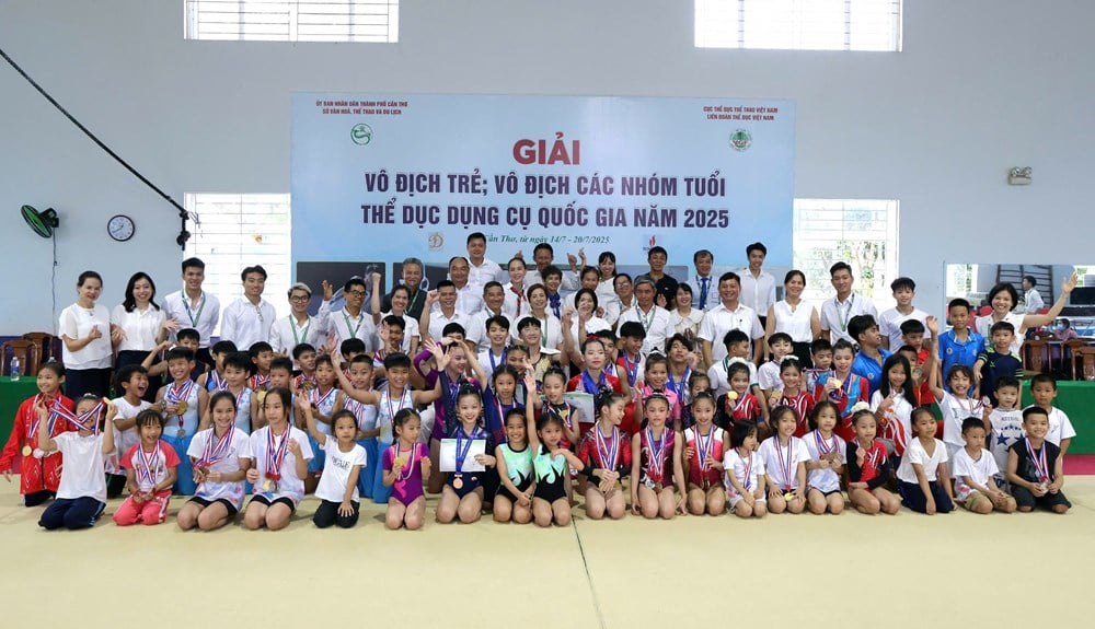 Closing the 2025 National Gymnastics Age Group Championship: Ho Chi Minh City is the best team in the whole country - photo 1