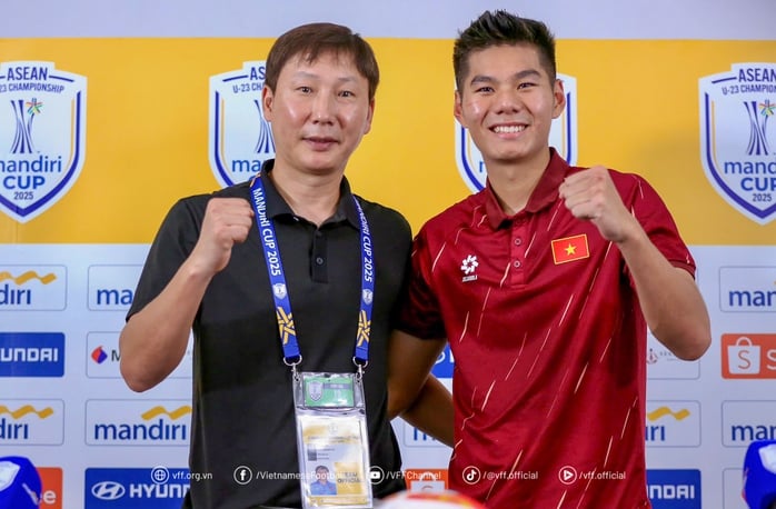 HLV Kim Sang-sik hài lòng với trận ra quân của U23 Việt Nam - Ảnh 1.