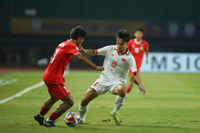 HLV Kim Sang-sik đối mặt với 'canh bạc' của chính mình ở U.23 Việt Nam- Ảnh 2.