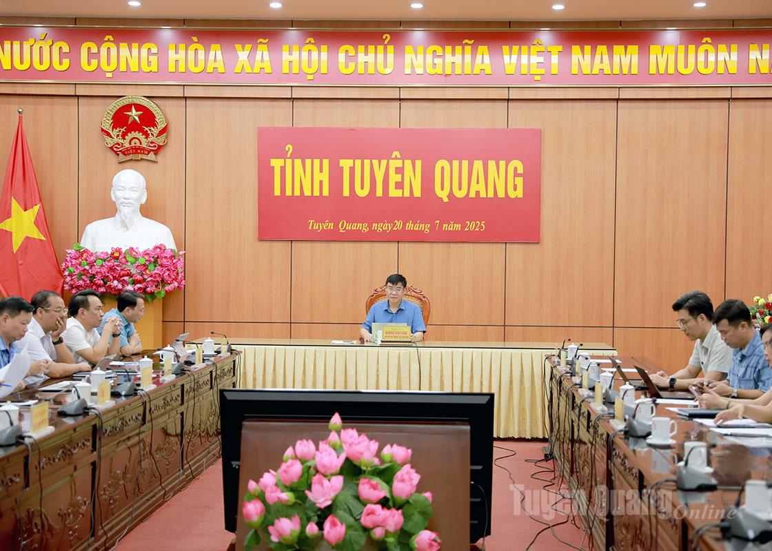 Chính phủ họp trực tuyến với các địa phương ứng phó bão số 3